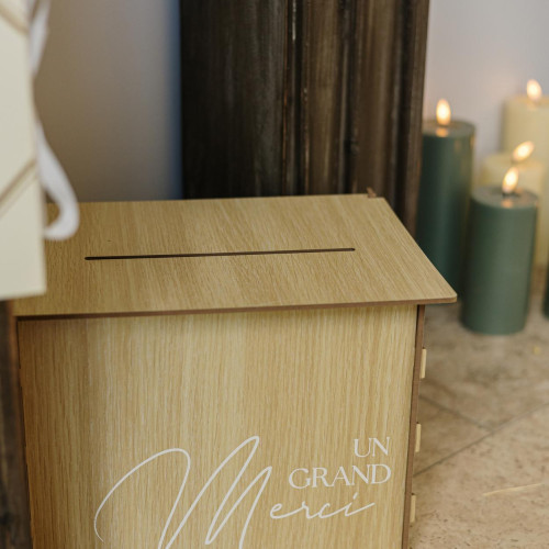 URNE &quot;UN GRAND MERCI&quot; EN BOIS