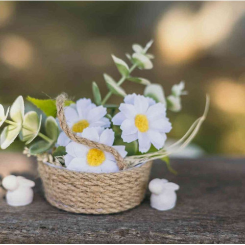 BRANCHE DE MARGUERITES ET EUCALYPTUS