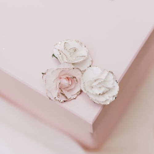 12 ROSES BLANC PAIL/TIGE 3.5CM