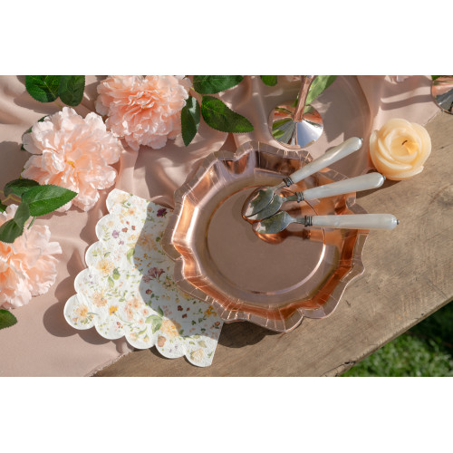10 ASSIETTES FESTONNEES BRILLANTE ROSE GOLD