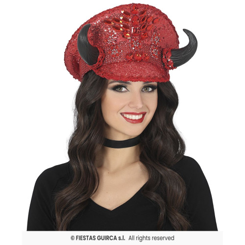 CASQUETTE ROUGE AVEC CORNES